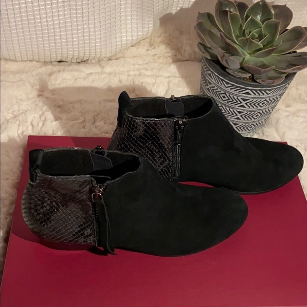 *Munro* Boots Women's Lexi II, Black Suede/Python